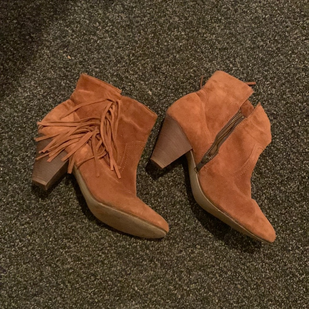 Steve Madden Tan Suede Fringe Booties